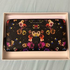 Givenchy Paris multicolored Wallet. Brand new.